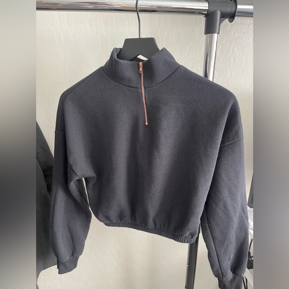 Fashion Nova Black Cropped 1/4 Zip - Women’s M